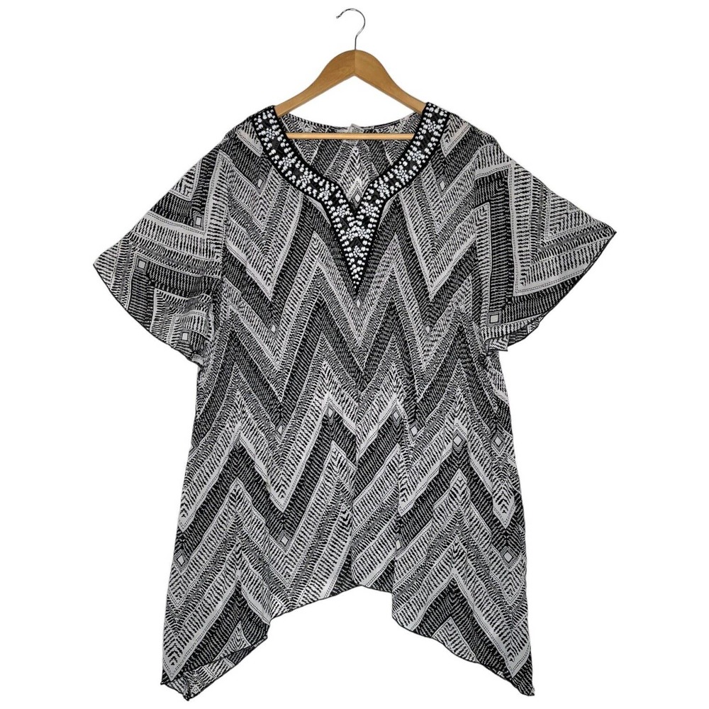 Catherines Womens Size 3X Blouse V Neck Beaded Chevron Shark Bite Hem Black